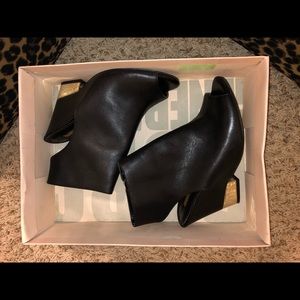 BCBG Black Leather/gold Open toe Booties